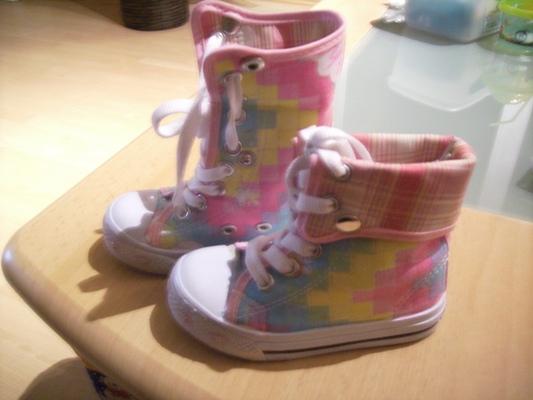 Bild zu Hat jemand Interesse an Chucks in Größe 22 für Mädchen? - Sparforum - Forum rund ums Sparen