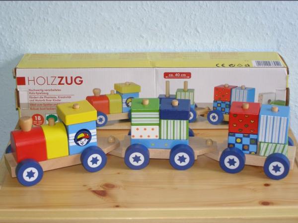 Bild zu Bunter Holzzug, Steckzug abzugeben !!! - Sparforum - Forum rund ums Sparen