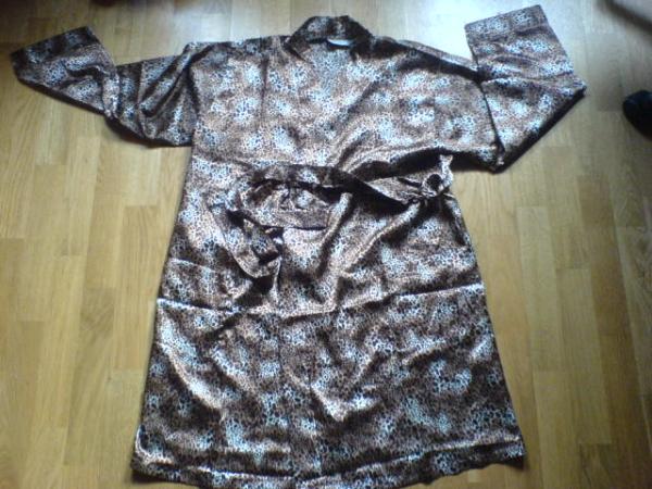 Bild zu leoparden satin morgen/abend mantel neu - Sparforum - Forum rund ums Sparen