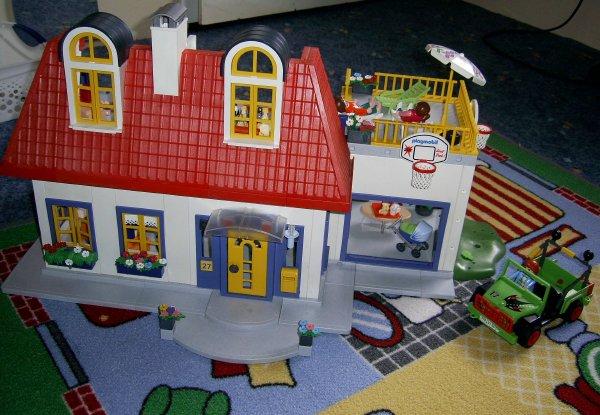 Bild zu Playmobil Einfamilienhaus mit viel Zubehör,, Hier Bilder - Sparforum - Forum rund ums Sparen