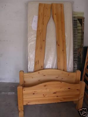 Bild zu Schönes massives Kinderbett 100x200 Kiefer m. Lattenrost !!!! PLZ: 866... - Sparforum - Forum rund ums Sparen