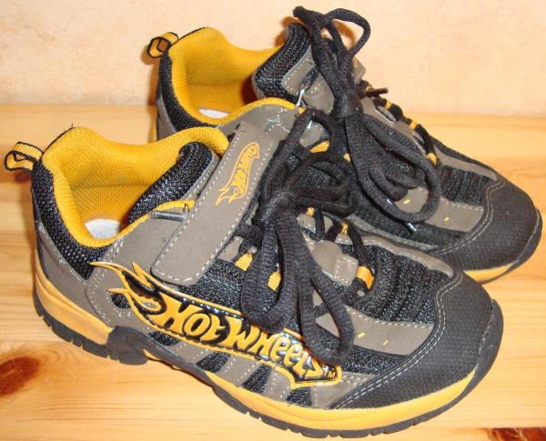 Bild zu 2 Paar coole Schuhe für Jungs Gr.34 - Sparforum - Forum rund ums Sparen