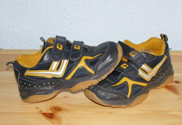 Bild zu VERSCHENKE Killtec Sportschuhe mit Klettverschluss für Jungs Gr.26 !!! - Sparforum - Forum rund ums Sparen