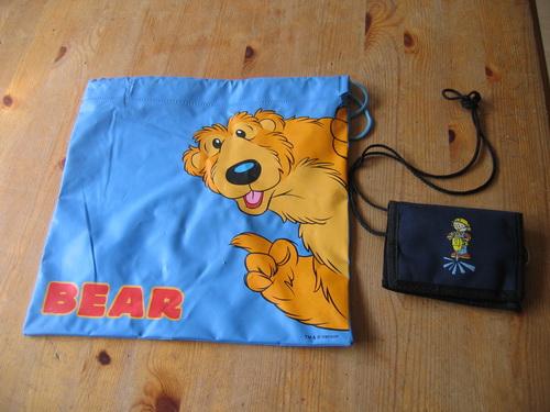 Bild zu Bär im gr. blauen Haus Turnbeutel und Bob der Baumeister Portemonnaie abzugeben - Sparforum - Forum rund ums Sparen