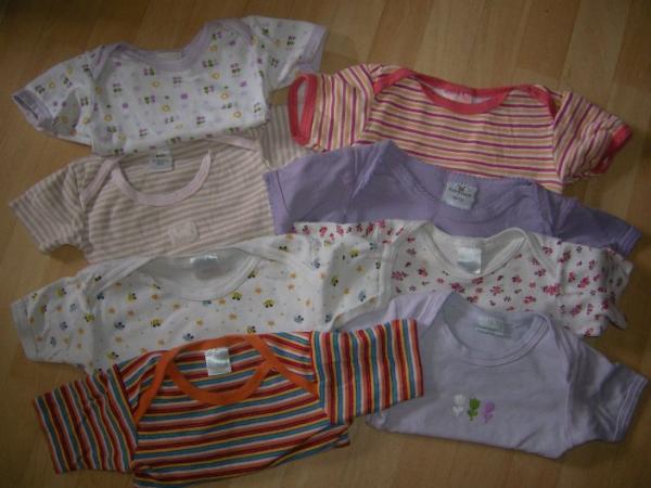 Bild zu Kurzarm-Body´s f.Mädchen 8tlg. abzugeben, Gr.86/92 - Sparforum - Forum rund ums Sparen