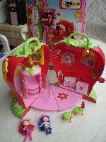 Bild zu Habe abzugeben: Playmobil Eisenbahn, Emily Erdbeer Spielhaus mit Pferdestall - Sparforum - Forum rund ums Sparen