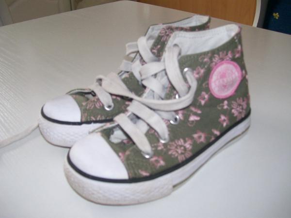 Bild zu chucks für Mädchen  Gr. 29 zu verkaufen - Sparforum - Forum rund ums Sparen