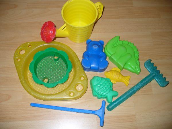 Bild zu Kleines Spielzeugpaket gegen Spartopfspende abzugeben - Sparforum - Forum rund ums Sparen