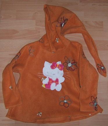 Bild zu oranger Zipfelpullover mit Hello Kitty Aufnäher Größe 122 / 128 zu verkaufen... - Sparforum - Forum rund ums Sparen
