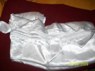 Bild zu 2 Dekoschals mit Schlaufen weiss glänzend zu vergeben - Sparforum - Forum rund ums Sparen