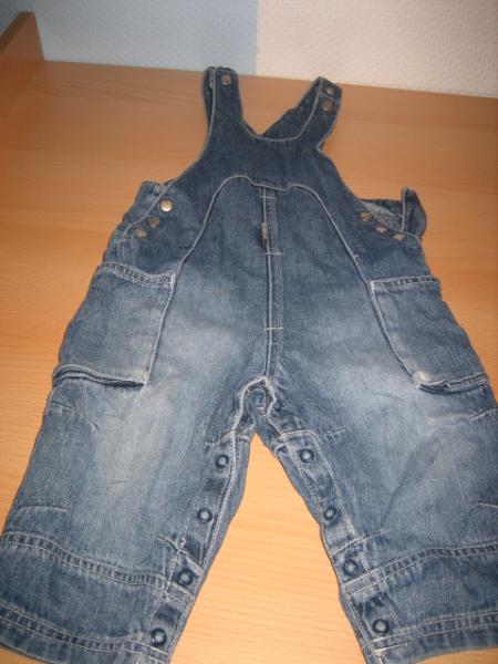 Bild zu H&M Jeanslatzhose, Gr. 80 - Sparforum - Forum rund ums Sparen