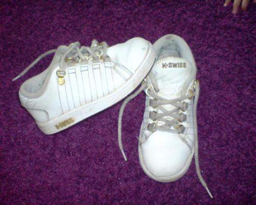 Bild zu Habe auch etwas abzugeben-KSwiss Turnschuhe Gr.27 - Sparforum - Forum rund ums Sparen