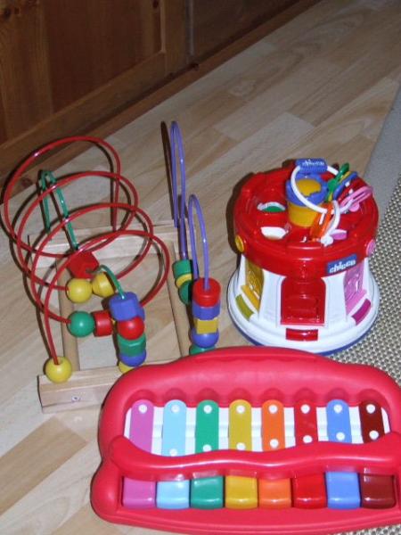 Bild zu Motorikschleife, Brummkreisel, Chicco Schloss etc zu verkaufen - Sparforum - Forum rund ums Sparen