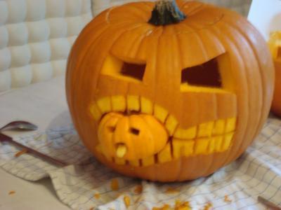 Bild zu erster Halloweenkürbis 1012 Fotos - Aktuelles