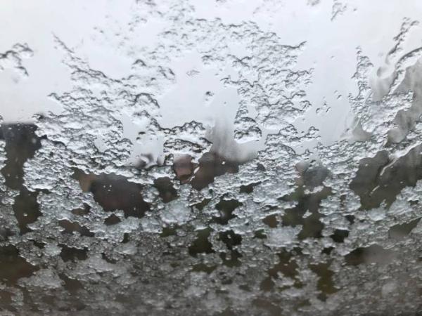 Bild zu es schneit !!! - Aktuelles