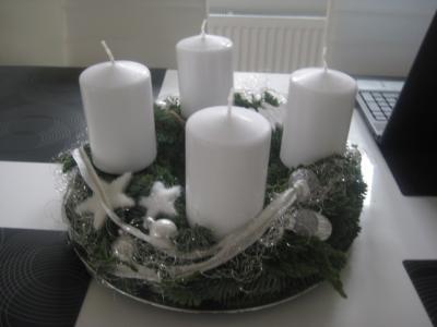 Bild zu Dann zeig ich auch mal meinen Adventskranz - Weihnachten