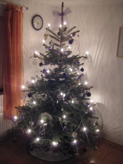 Bild zu Hier auch mal unser Baum :-) - Weihnachten