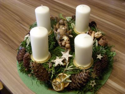 Bild zu auch mal unseren Adventskranz zeigen will ! :) - Weihnachten