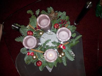 Bild zu Unser Adventsvasenkranz mit unechten Kerzen ... mal etwas anders.... - Weihnachten