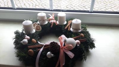 Bild zu Adventskränze und Gestecke - wer möchte seinen zeigen? - Weihnachten