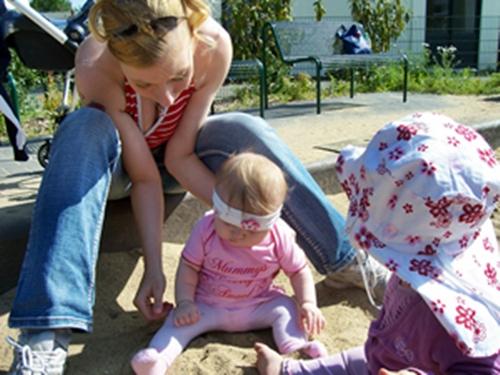 Bild zu sooo hier mal spielplatzbildchen =)=)=) - Forum für Januar - Mamis