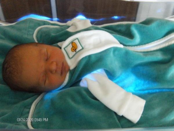 Bild zu jupie,hab cassandras neugeb.fotos auf compi - Forum für Januar - Mamis