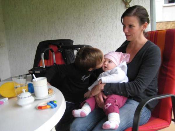 Bild zu Wie lieb Paula zu Hanna ist!!! - Forum für Januar - Mamis
