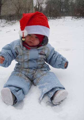 Bild zu wir haben jetzt auch schnee =) - Forum für Januar - Mamis