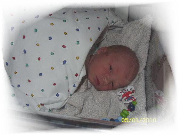 Bild zu wieder zurück aus dem KH mit Bildchen ;o) - Forum für Januar - Mamis