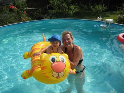Bild zu Bild von gestern aus Oma`s Pool - Forum für Januar - Mamis