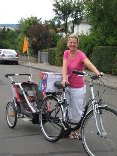 Bild zu so sieht es aus wenn Mama Paket zur Post bringt;-) - Forum für Januar - Mamis
