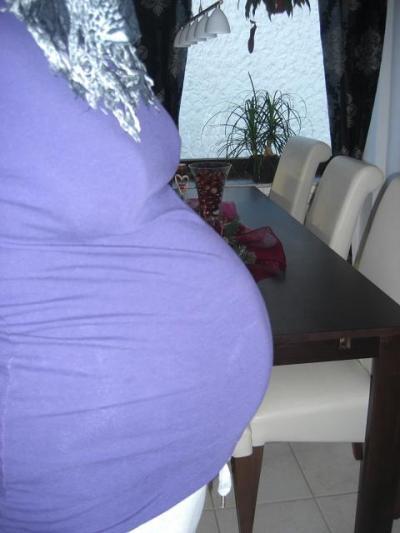 Bild zu Hier is mein Bauch auch von grade - Forum für Januar - Mamis