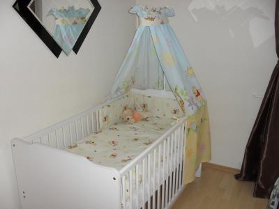 Bild zu Bett und Wickeltisch aufgebaut :-)) - Forum für Januar - Mamis