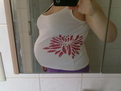 Bild zu Uuuuunnnnd ab in die 32. SSW mit Bauchfoto :-) Wer kugelt mit? Egal welche Woche - Forum für Januar - Mamis