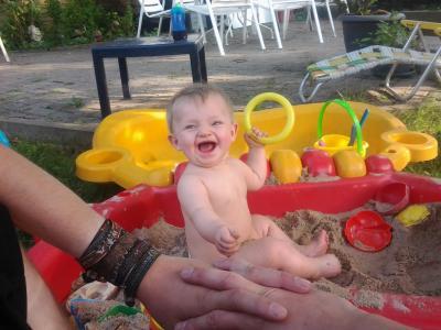 Bild zu Viel spaß im sandkasten :) - Forum für Januar - Mamis