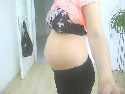 Bild zu Bauchfoto und ab morgen 19 ssw *freu* - Forum für Januar - Mamis