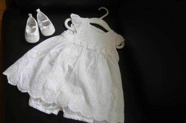 Bild zu Hab mich endlich für ein Taufkleid entschieden...Was meint Ihr?? - Forum für Februar - Mamis