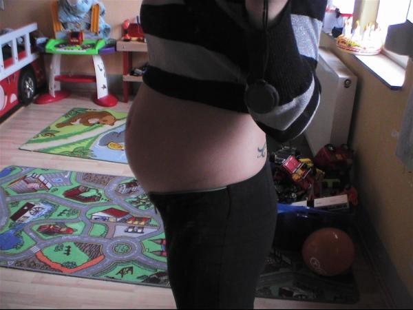 Bild zu Hier auch mal wieder ein Bauchbild von mir - Forum für Februar - Mamis