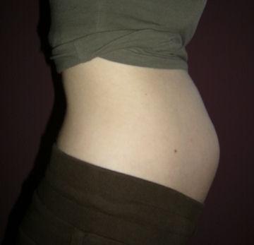 Bild zu Bauchbild aus der 22.SSW...(genau gesagt 21+3) - Forum für Februar - Mamis