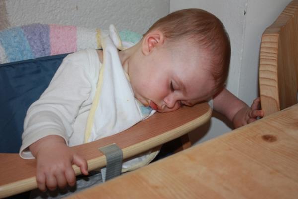 Bild zu Essen ist ja sooo anstrengend..... - Forum für Februar - Mamis
