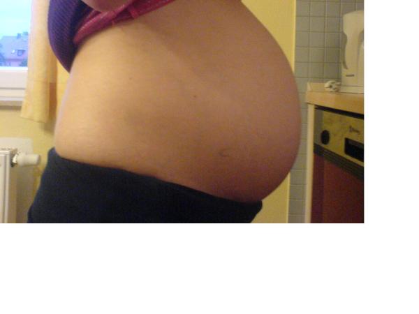Bild zu Bauchbild von heute + heute 23 SSW !!!!!! - Forum für Februar - Mamis