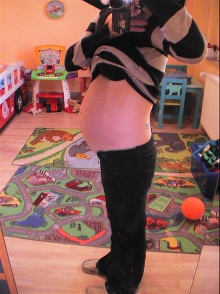 Bild zu Heute Halbzeit und neues Bauchfoto - Forum für Februar - Mamis