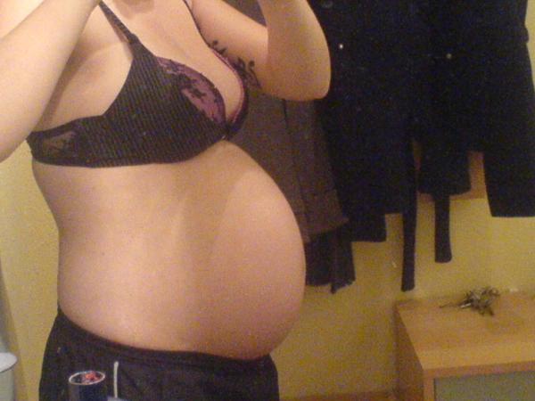 Bild zu *****FRAGE****** + Bauchbild-(glaub das ist heut bissl untergegangen) =( - Forum für Februar - Mamis