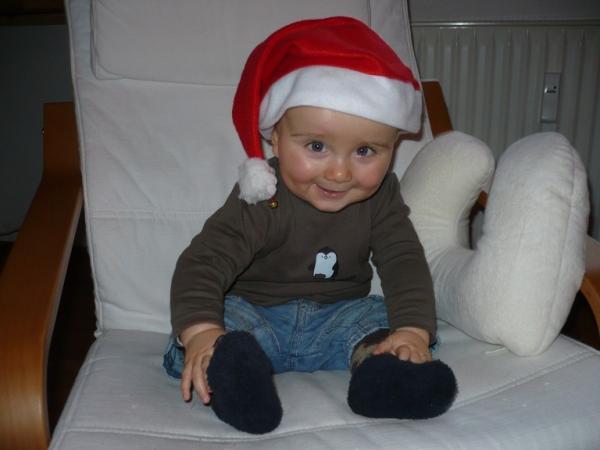 Bild zu dann reihen wir uns mal in die weihnachtsmützenbilder ein... - Forum für Februar - Mamis