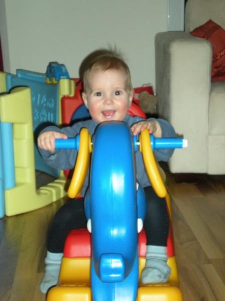 Bild zu Moritz ist seit gestern auch 1 Jahr "alt" ;-) - Forum für Februar - Mamis
