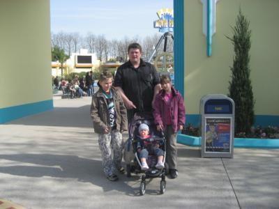 Bild zu Melina im Moviepark Botttrop - Forum für Februar - Mamis