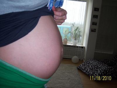 Bild zu Ihr habt alle voll schöne Bauchis;-)  hier mal meiner! - Forum für Februar - Mamis