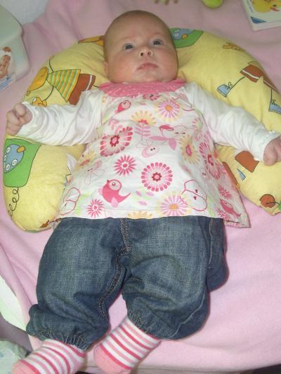 Bild zu Mausi hatte heut ihr 1. Kleidchen an! - Forum für Februar - Mamis