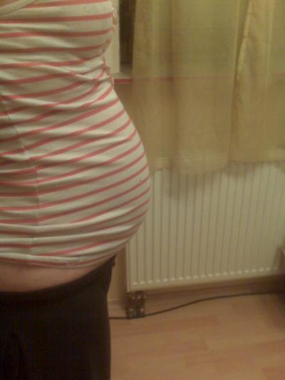 Bild zu Schlaflos + Bauchbild von heute :) - Forum für Februar - Mamis