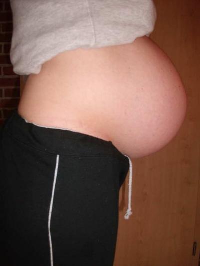 Bild zu Auch mal wieder ein Bauchbild von mir:-) - Forum für Februar - Mamis